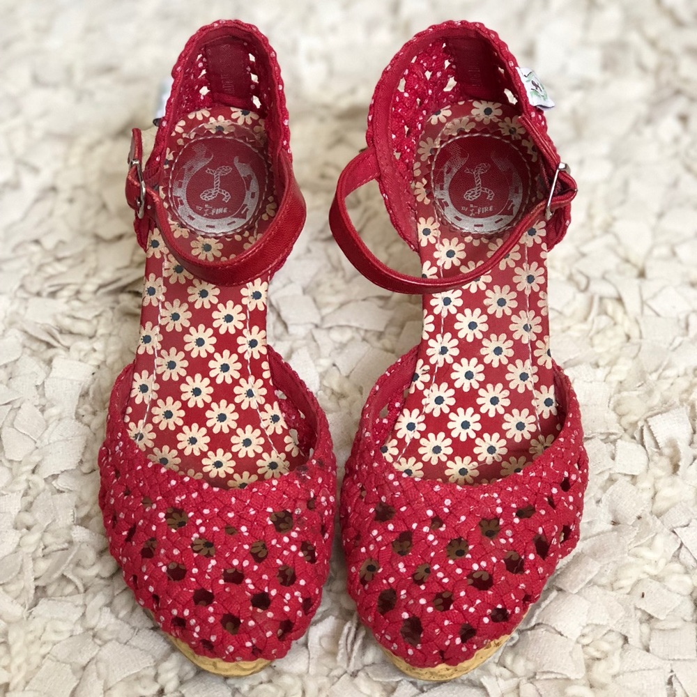 Miss L Fire extreme wedge